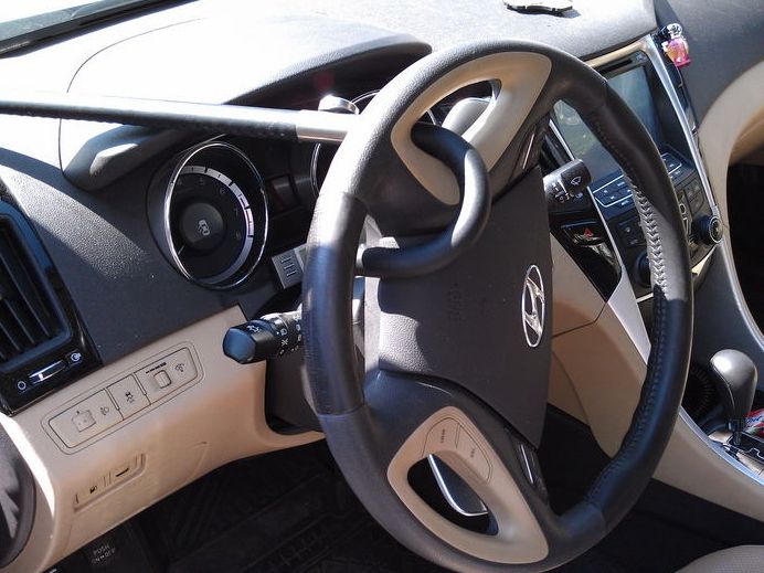 steering-wheel-lock-hyundai-sonata-vi-2010-2013-anti-theft-python